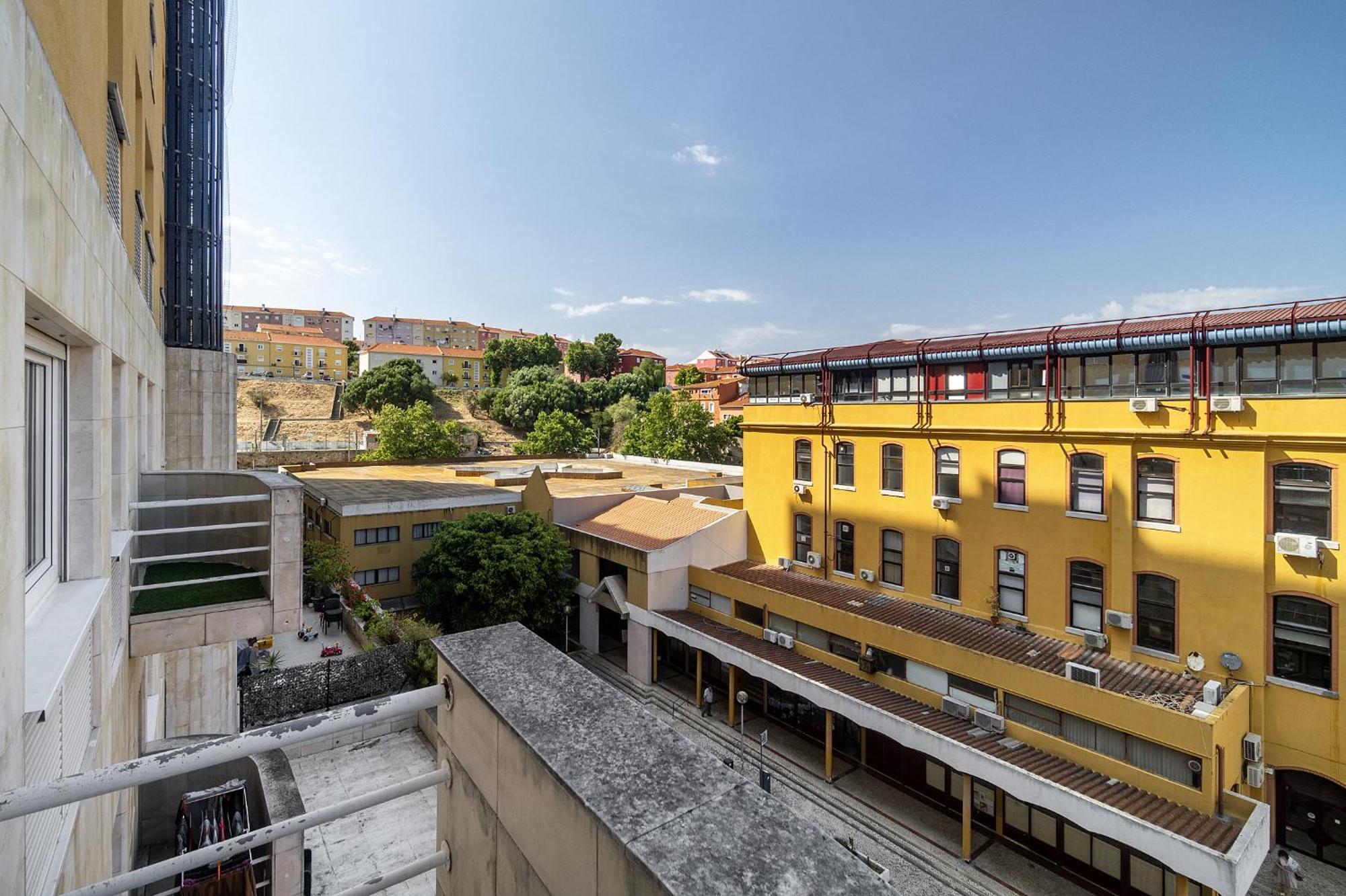 Whome Dream Unmatched Elegance And Comfort Apartment